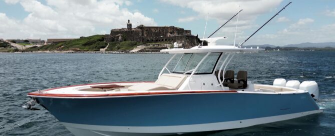 Vicem 37 yatch on San Juan Bay